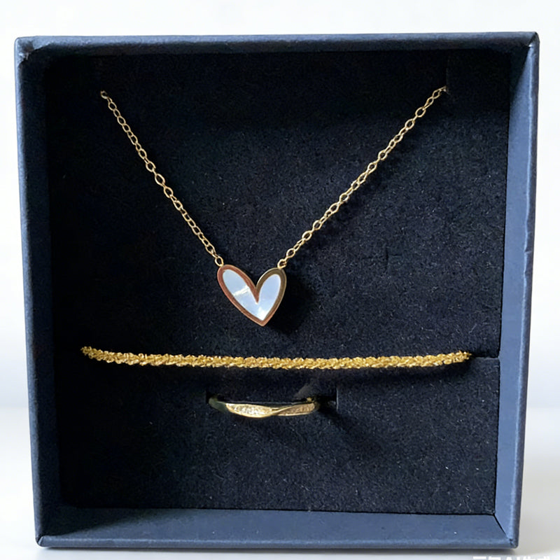 Parure de bijoux dorés 3 pièces avec collier, bracelet et bague à texture dorée élégante